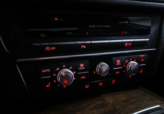 Подержанный автомобиль Audi A6 Sedan 2012 года (18 фото)