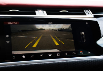 Подержанный автомобиль Land Rover Range Rover Velar 2017 года (26 фото)