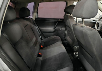 Подержанный автомобиль Volkswagen Polo Hatchback 2008 года (12 фото)