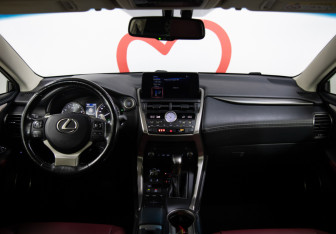 Подержанный автомобиль Lexus NX 2020 года (8 фото)
