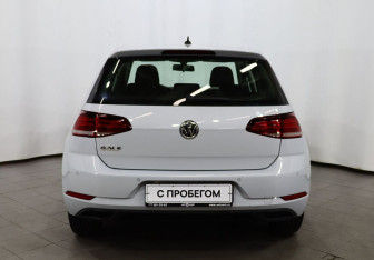 Подержанный автомобиль Volkswagen Golf Hatchback 2018 года (5 фото)