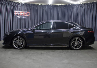 Подержанный автомобиль Toyota Camry Sedan 2025 года (8 фото)