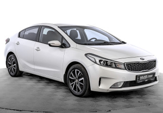 Подержанный автомобиль Kia Cerato Sedan 2017 года (3 фото)