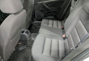 Подержанный автомобиль Skoda Fabia Hatchback 2010 года (14 фото)