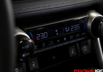 Подержанный автомобиль Toyota RAV4 2025 года (17 фото)