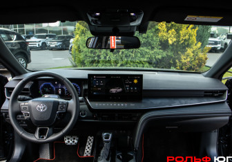 Подержанный автомобиль Toyota Camry Sedan 2025 года (9 фото)