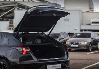 Подержанный автомобиль Zeekr 001 2023 года (31 фото)