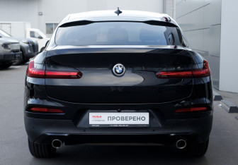Подержанный автомобиль BMW X4 2019 года (4 фото)