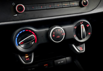 Подержанный автомобиль Kia Rio Hatchback 2021 года (25 фото)