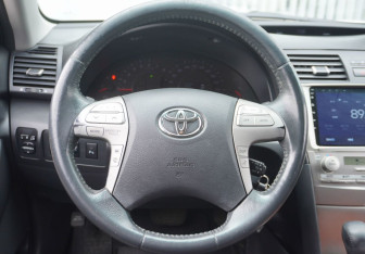 Подержанный автомобиль Toyota Camry Sedan 2011 года (11 фото)