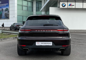 Подержанный автомобиль Porsche Macan 2021 года (6 фото)