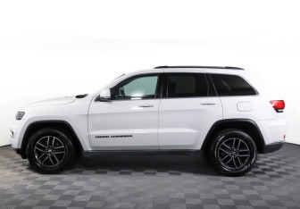 Подержанный автомобиль Jeep Grand Cherokee 2018 года (8 фото)