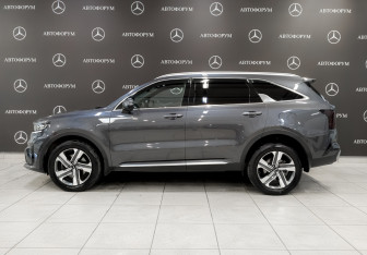 Подержанный автомобиль Kia Sorento 2022 года (8 фото)