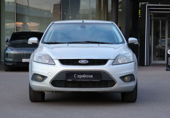 Подержанный автомобиль Ford Focus Sedan 2011 года (2 фото)