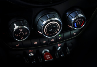 Подержанный автомобиль MINI Countryman 2019 года (17 фото)