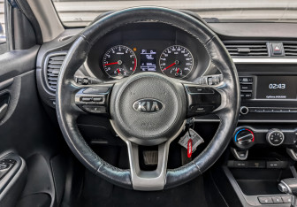 Подержанный автомобиль Kia Rio Hatchback 2021 года (21 фото)