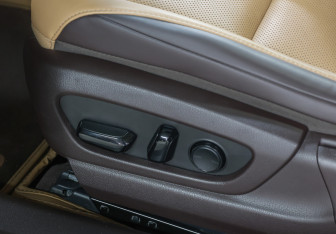 Подержанный автомобиль Lexus ES 2020 года (18 фото)