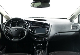 Подержанный автомобиль Kia Ceed Hatchback 2018 года (11 фото)