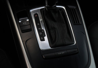 Подержанный автомобиль Audi A4 Sedan 2009 года (16 фото)