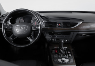 Подержанный автомобиль Audi A6 Sedan 2016 года (12 фото)