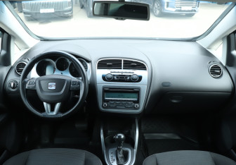 Подержанный автомобиль SEAT Altea 2012 года (12 фото)