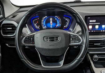 Подержанный автомобиль Geely Coolray 2022 года (21 фото)