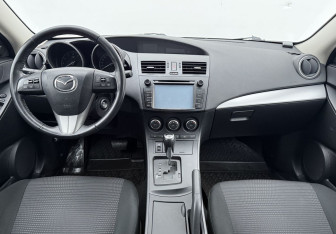 Подержанный автомобиль Mazda 3 Hatchback 2013 года (12 фото)
