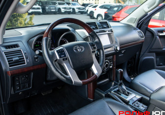 Подержанный автомобиль Toyota Land Cruiser Prado 2017 года (16 фото)