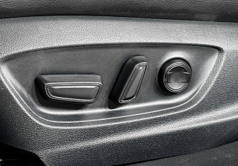 Подержанный автомобиль Toyota Camry Sedan 2020 года (25 фото)