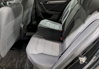 Подержанный автомобиль Volkswagen Passat Sedan 2012 года (16 фото)