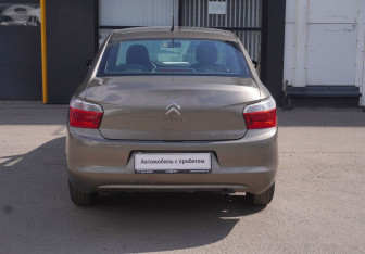 Подержанный автомобиль Citroen C-Elysee 2013 года (6 фото)