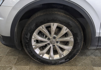 Подержанный автомобиль Volkswagen Tiguan 2020 года (18 фото)