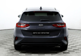 Подержанный автомобиль Kia Ceed Hatchback 2018 года (6 фото)