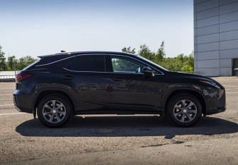 Подержанный автомобиль Lexus RX 2017 года (4 фото)