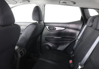 Подержанный автомобиль Nissan Qashqai 2014 года (12 фото)