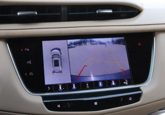 Подержанный автомобиль Cadillac XT5 2021 года (17 фото)