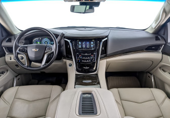 Подержанный автомобиль Cadillac Escalade Suv 2019 года (15 фото)