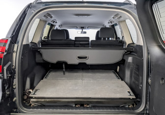 Подержанный автомобиль Toyota Land Cruiser Prado 2021 года (10 фото)