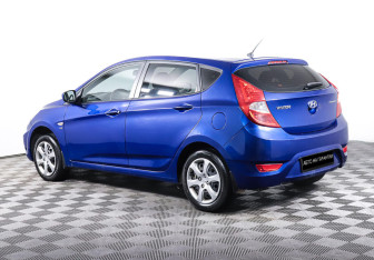 Подержанный автомобиль Hyundai Solaris Hatchback 2012 года (3 фото)