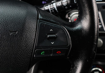 Подержанный автомобиль Kia Rio Hatchback 2012 года (19 фото)