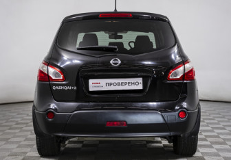 Подержанный автомобиль Nissan Qashqai+2 2012 года (6 фото)