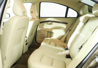 Подержанный автомобиль Volvo S80 2014 года (10 фото)