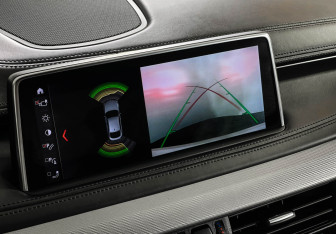 Подержанный автомобиль BMW X6 2019 года (20 фото)