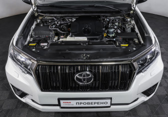 Подержанный автомобиль Toyota Land Cruiser Prado 2020 года (9 фото)