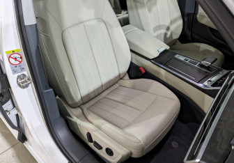 Подержанный автомобиль Audi A6 Sedan 2020 года (16 фото)