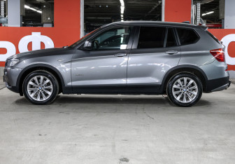 Подержанный автомобиль BMW X3 2012 года (8 фото)