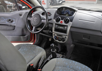 Подержанный автомобиль Chevrolet Spark 2007 года (11 фото)