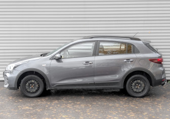 Подержанный автомобиль Kia Rio Hatchback 2021 года (8 фото)