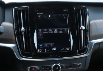 Подержанный автомобиль Volvo S90 2021 года (17 фото)