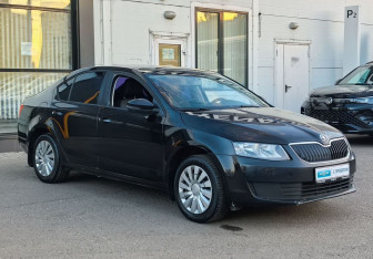 Подержанный автомобиль Skoda Octavia Liftback 2014 года (3 фото)